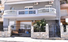 Elia Apartments